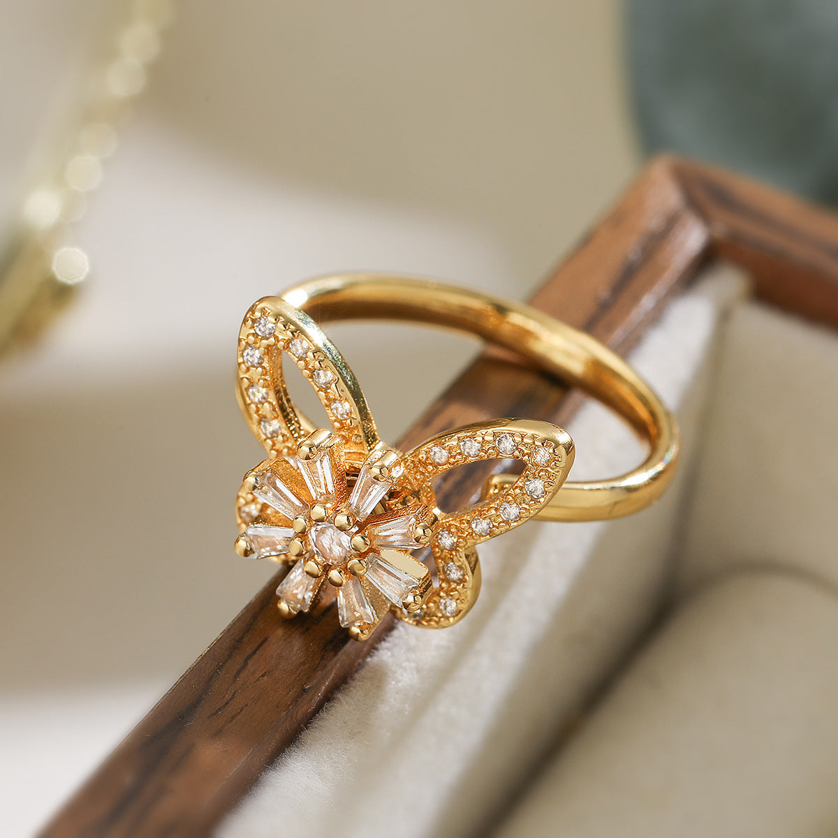 Roveo Butterfly Bloom Ring