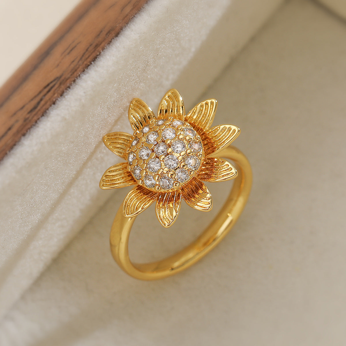 Roveo Butterfly Bloom Ring