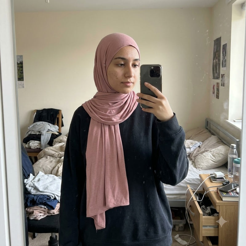 Instant Jersey Hijab in Dusty Pink, mirror selfie