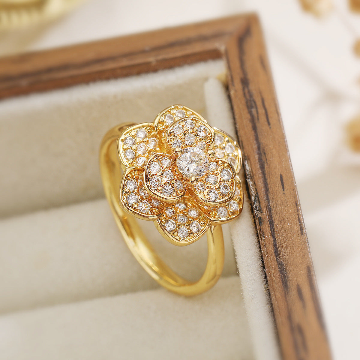 Roveo Butterfly Bloom Ring